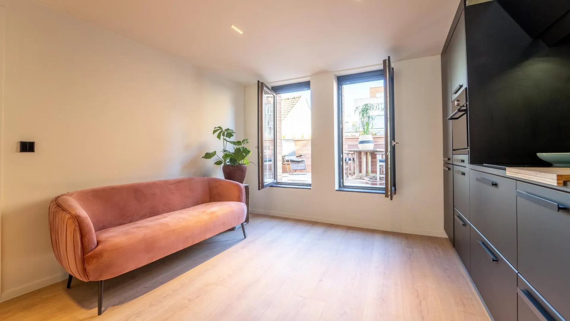 Zilter - Groot Duplex Appartement Met Terras Oostende 0*,